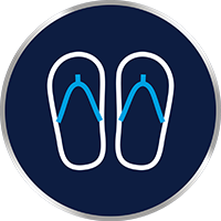 Gå aldrig barfota i gemensamma duschar och omklädningsrum. Använd alltid badtofflor!